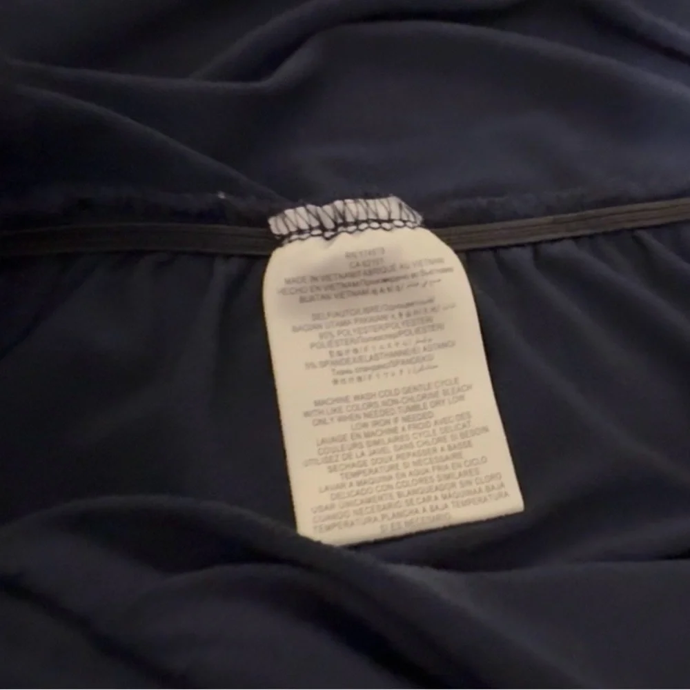 BCBGeneration navy blue mini romper, sz xs, v neck with snap, barely used - Picture 9 of 9